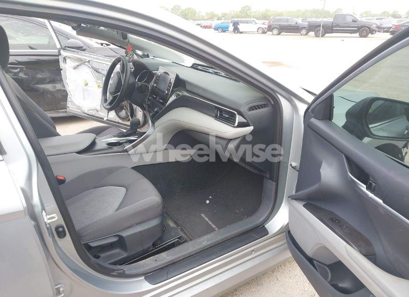 Photo 5 of 2023 Toyota Camry LE (VIN 4T1R11AKXPU152098)