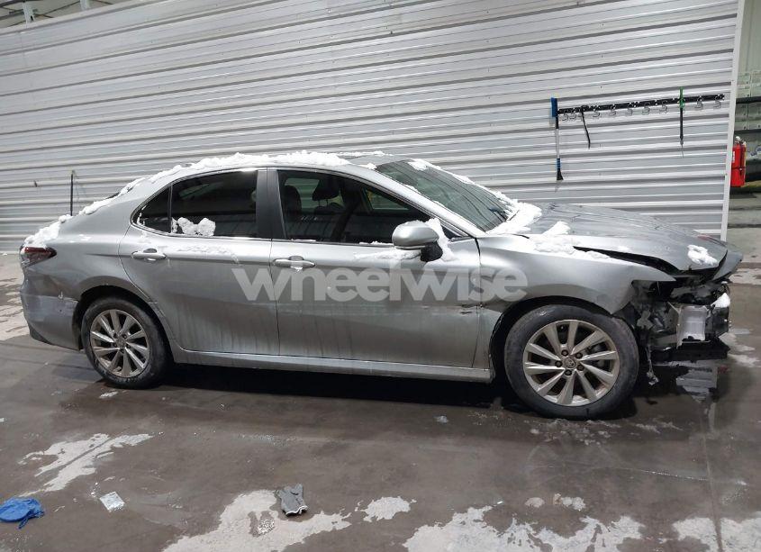 Photo 13 of 2024 Toyota Camry LE (VIN 4T1R11AKXRU249725)