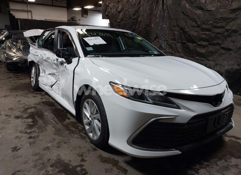 2023 Toyota Camry LE (VIN 4T1R11BK0PU088751) main photo