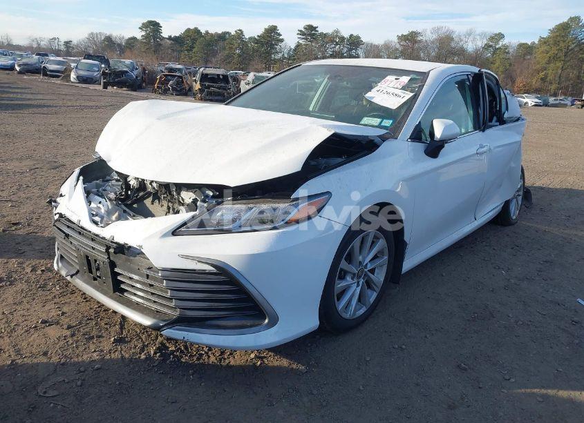 Photo 2 of 2021 Toyota Camry LE AWD (VIN 4T1R11BK6MU034902)