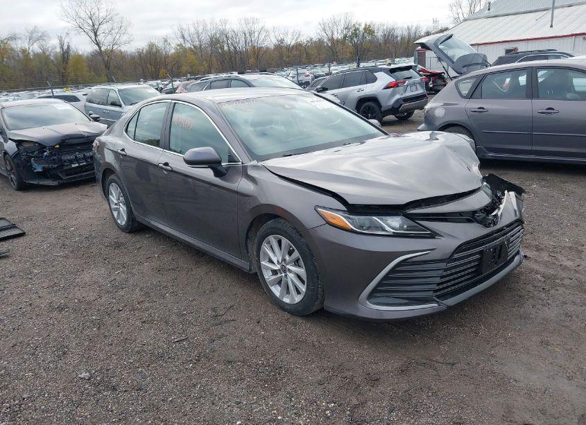 2021 Toyota Camry LE AWD (VIN 4T1R11BK7MU039395) main photo