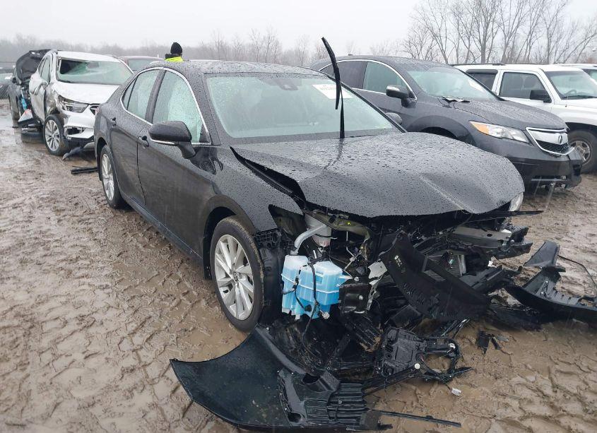 2022 Toyota Camry LE AWD (VIN 4T1R11BK7NU054416) main photo