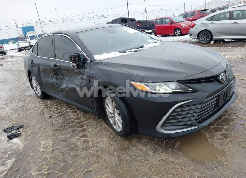 2022 Toyota Camry LE AWD (VIN 4T1R11BKXNU071503) main photo