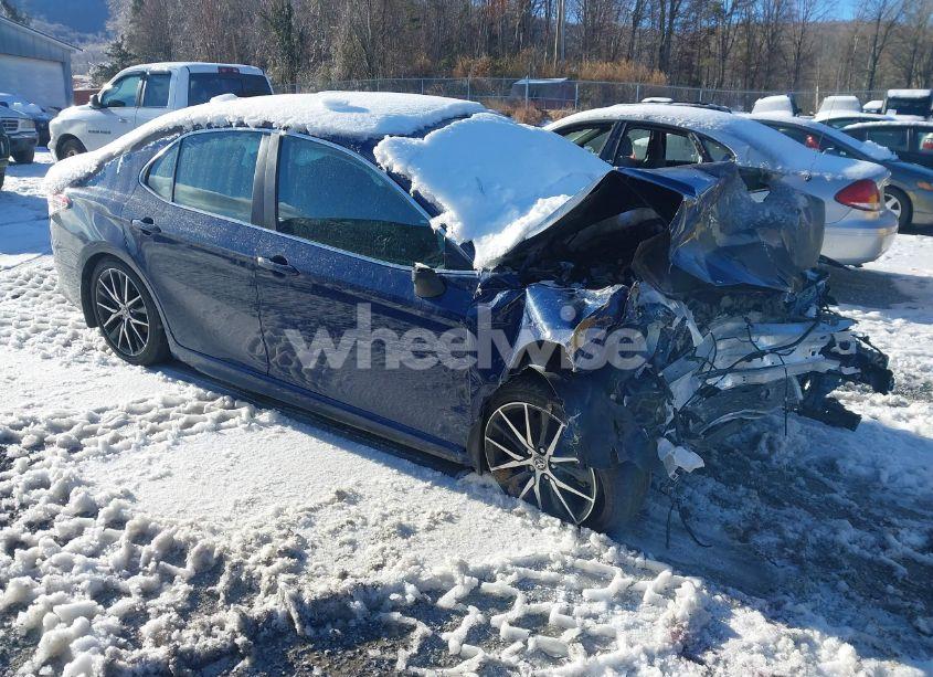 2023 Toyota Camry SE (VIN 4T1S11AK0PU129995) main photo