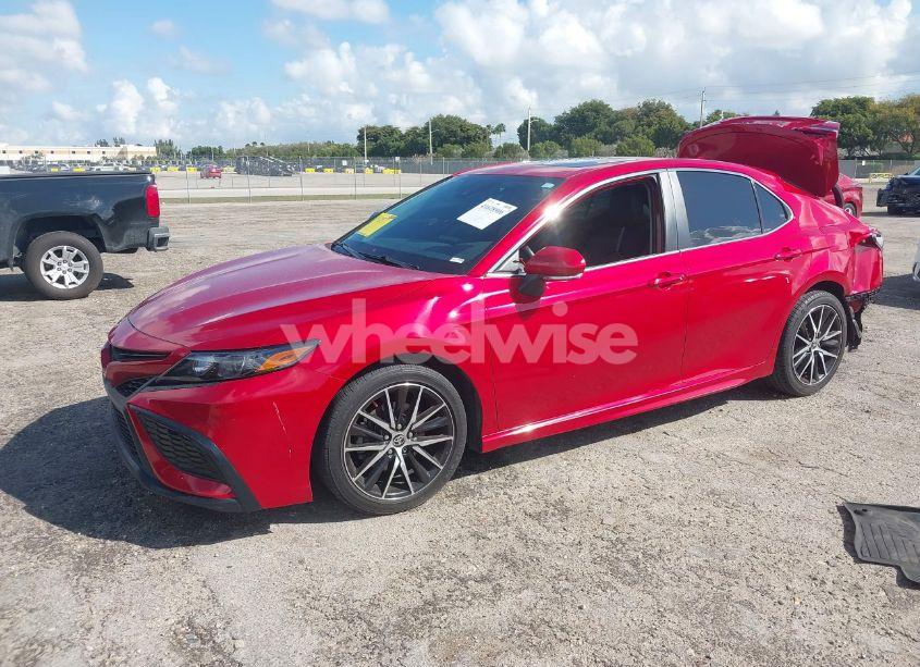 Photo 2 of 2022 Toyota Camry SE (VIN 4T1S11AK1NU052325)