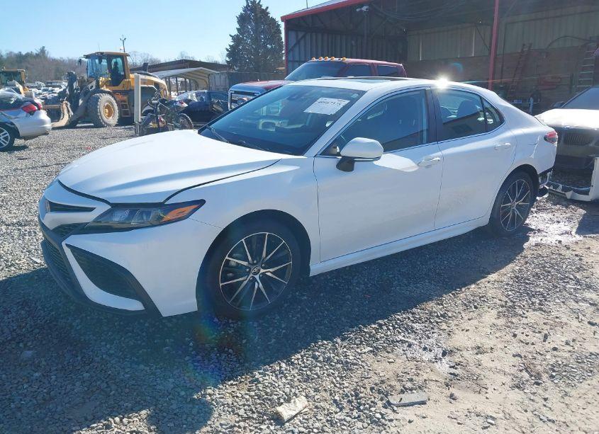 Photo 2 of 2022 Toyota Camry SE (VIN 4T1S11AK1NU660054)