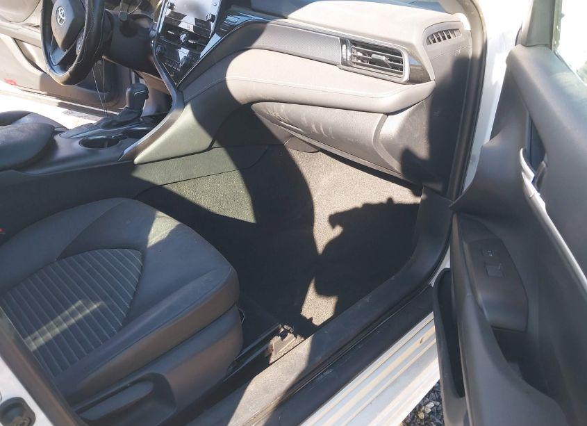 Photo 5 of 2022 Toyota Camry SE (VIN 4T1S11AK1NU660054)