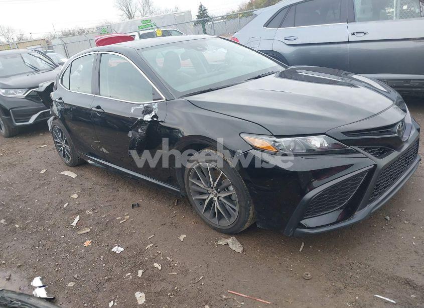 2024 Toyota Camry SE (VIN 4T1S11AK1RU239814) main photo