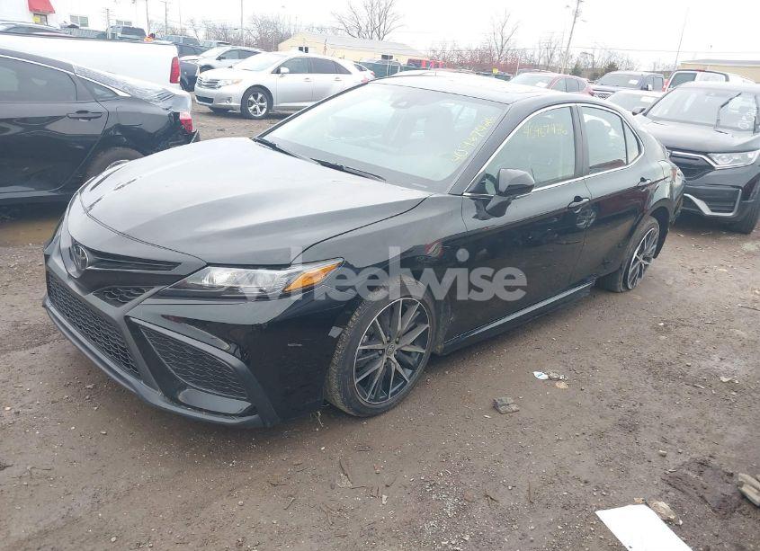 Photo 2 of 2024 Toyota Camry SE (VIN 4T1S11AK1RU239814)
