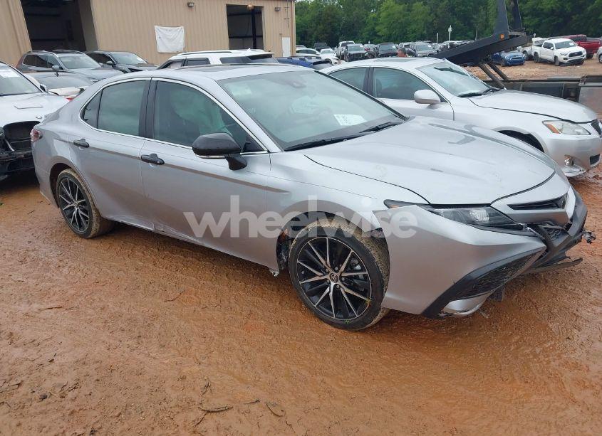 2022 Toyota Camry SE (VIN 4T1S11AK3NU666177) main photo