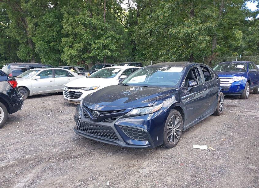 Photo 2 of 2022 Toyota Camry SE (VIN 4T1S11AK3NU679429)