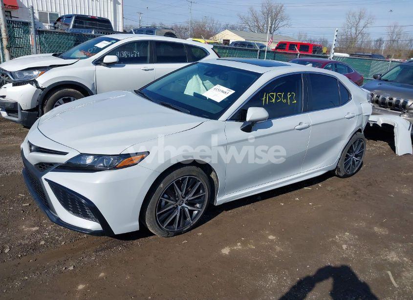 Photo 2 of 2024 Toyota Camry SE (VIN 4T1S11AK3RU212047)