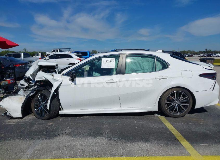 Photo 13 of 2022 Toyota Camry SE (VIN 4T1S11AK4NU680833)