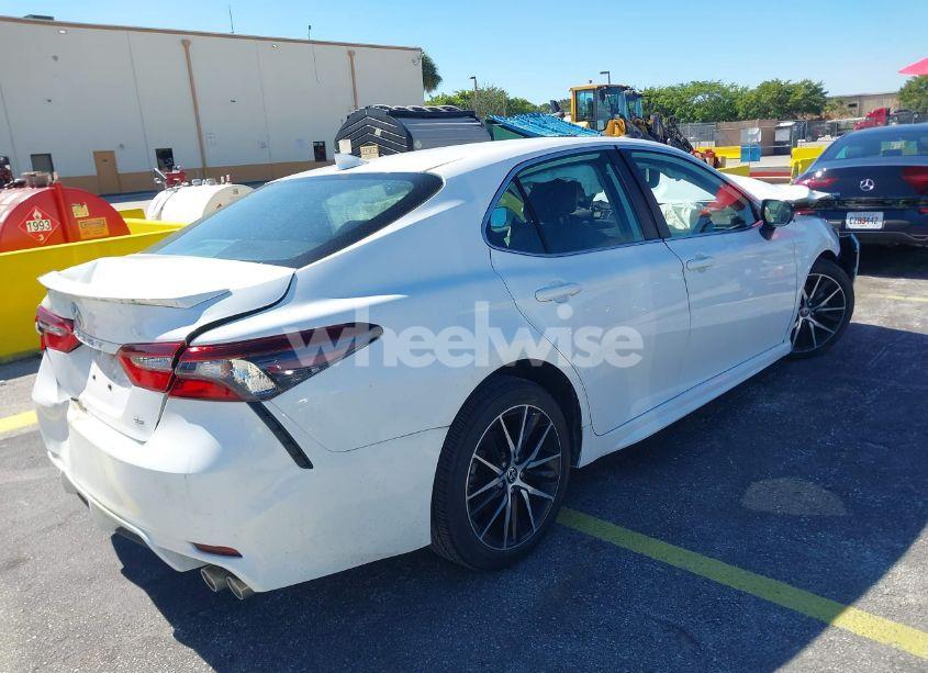 Photo 4 of 2022 Toyota Camry SE (VIN 4T1S11AK4NU680833)