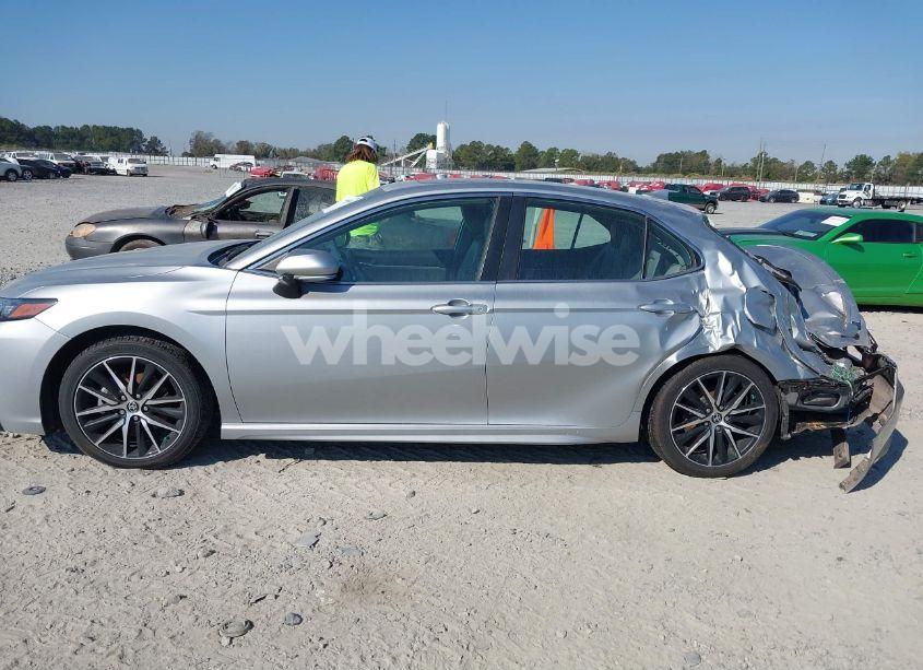 Photo 14 of 2022 Toyota Camry SE (VIN 4T1S11AK5NU045524)