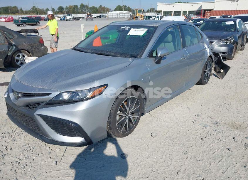 Photo 2 of 2022 Toyota Camry SE (VIN 4T1S11AK5NU045524)