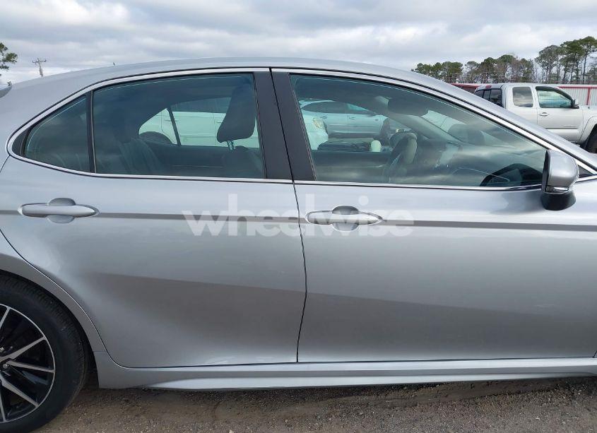 Photo 14 of 2022 Toyota Camry SE (VIN 4T1S11AK8NU660651)