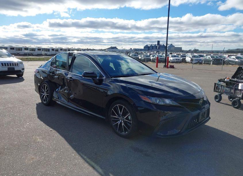 2023 Toyota Camry SE (VIN 4T1S11AK9PU147301) main photo
