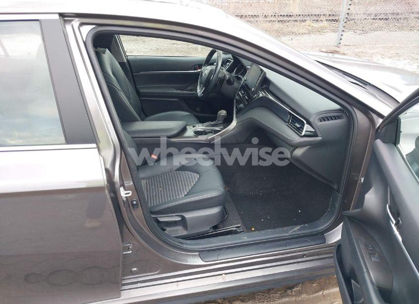 Photo 5 of 2021 Toyota Camry SE AWD (VIN 4T1S11BK3MU033059)