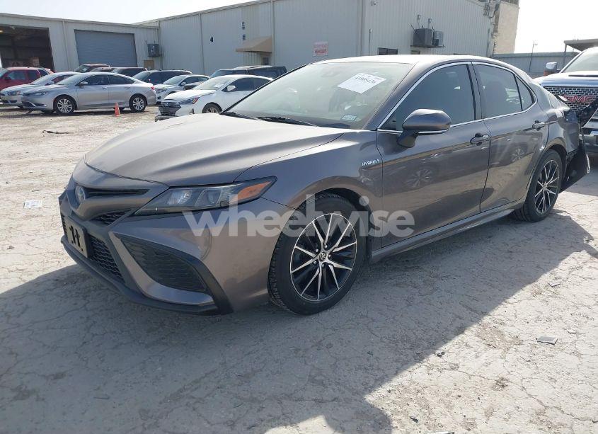 Photo 2 of 2021 Toyota Camry SE HYBRID (VIN 4T1S31AK0MU023701)