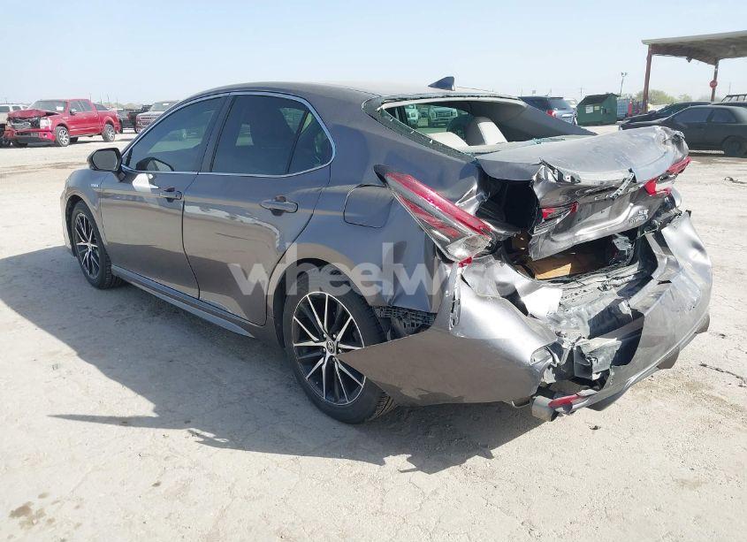 Photo 3 of 2021 Toyota Camry SE HYBRID (VIN 4T1S31AK0MU023701)