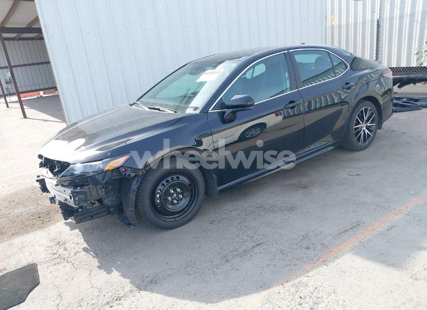 Photo 2 of 2024 Toyota Camry HYBRID SE (VIN 4T1S31AK0RU625456)