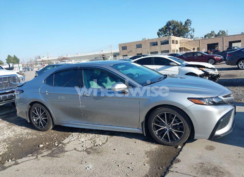 Photo 13 of 2024 Toyota Camry HYBRID SE (VIN 4T1S31AK1RU622419)