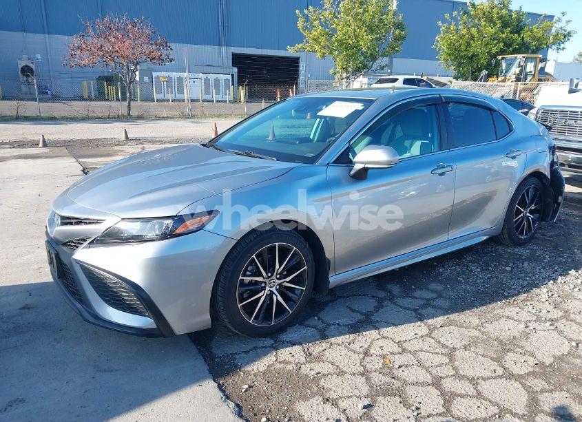 Photo 2 of 2024 Toyota Camry HYBRID SE (VIN 4T1S31AK1RU622419)