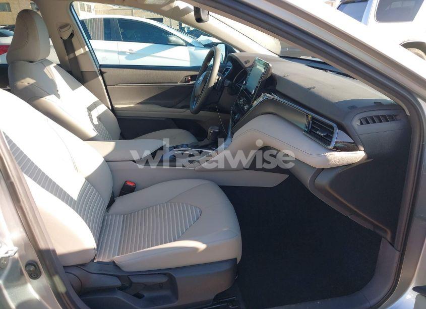 Photo 5 of 2024 Toyota Camry HYBRID SE (VIN 4T1S31AK1RU622419)