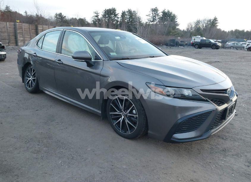 2024 Toyota Camry HYBRID SE (VIN 4T1S31AK1RU627880) main photo