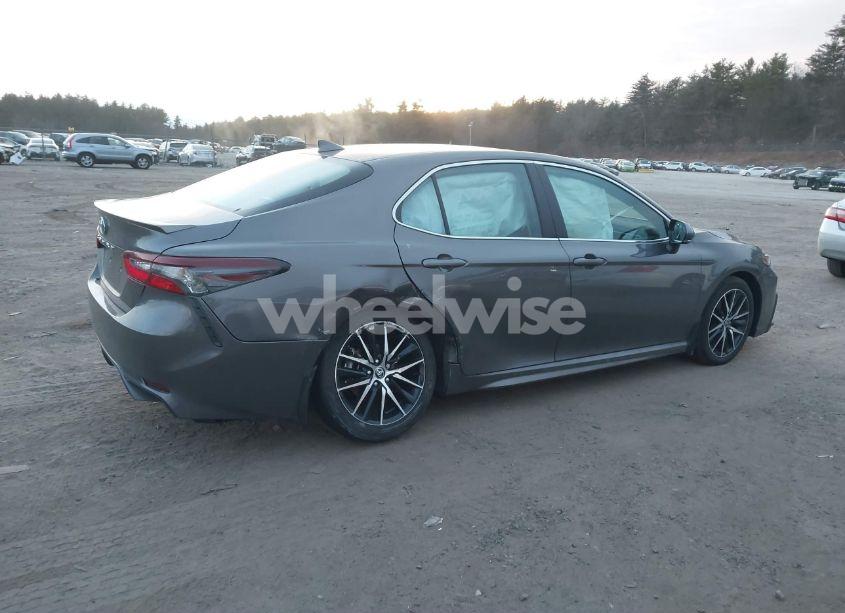 Photo 13 of 2024 Toyota Camry HYBRID SE (VIN 4T1S31AK1RU627880)