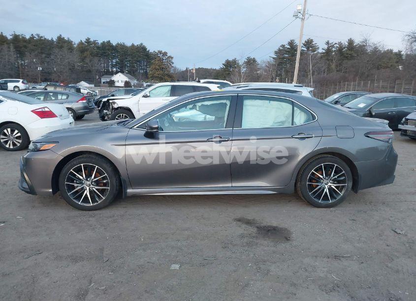 Photo 14 of 2024 Toyota Camry HYBRID SE (VIN 4T1S31AK1RU627880)
