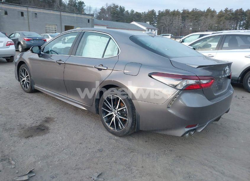 Photo 3 of 2024 Toyota Camry HYBRID SE (VIN 4T1S31AK1RU627880)