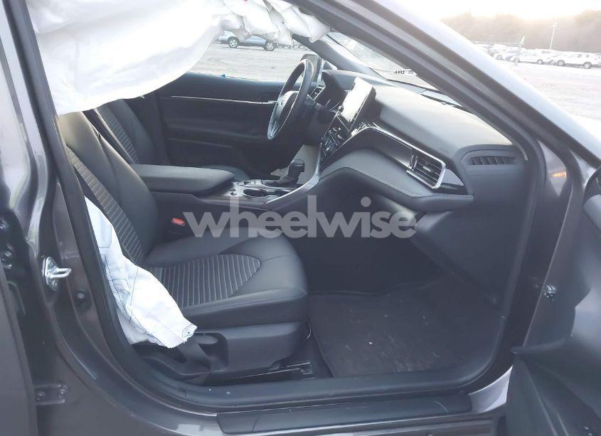 Photo 5 of 2024 Toyota Camry HYBRID SE (VIN 4T1S31AK1RU627880)