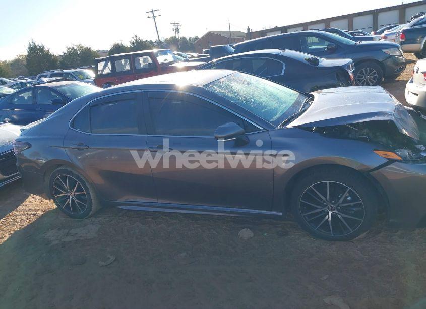 Photo 13 of 2024 Toyota Camry HYBRID SE (VIN 4T1S31AK3RU076254)