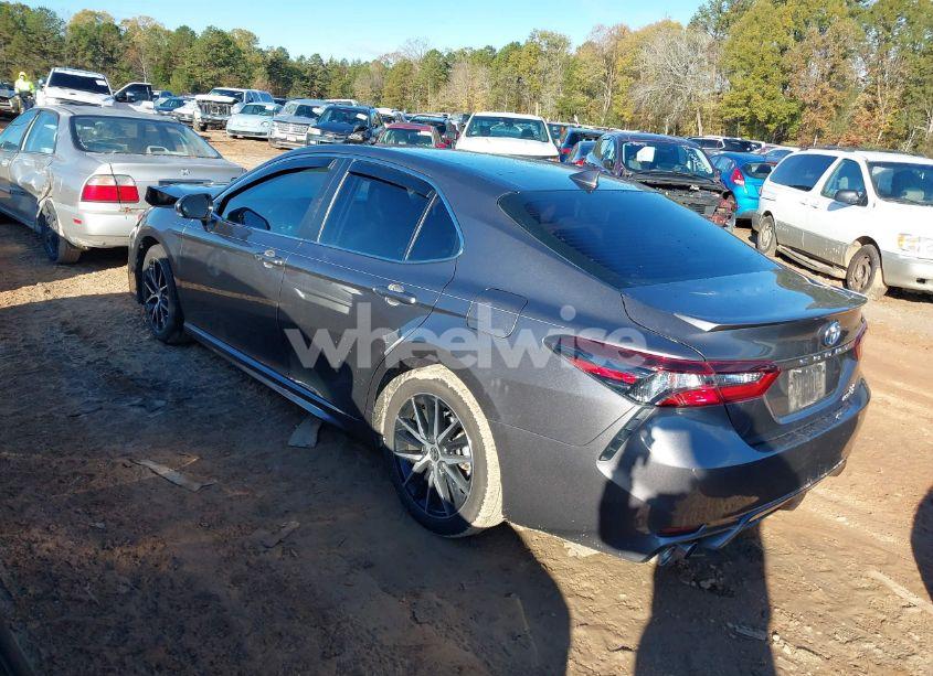 Photo 3 of 2024 Toyota Camry HYBRID SE (VIN 4T1S31AK3RU076254)