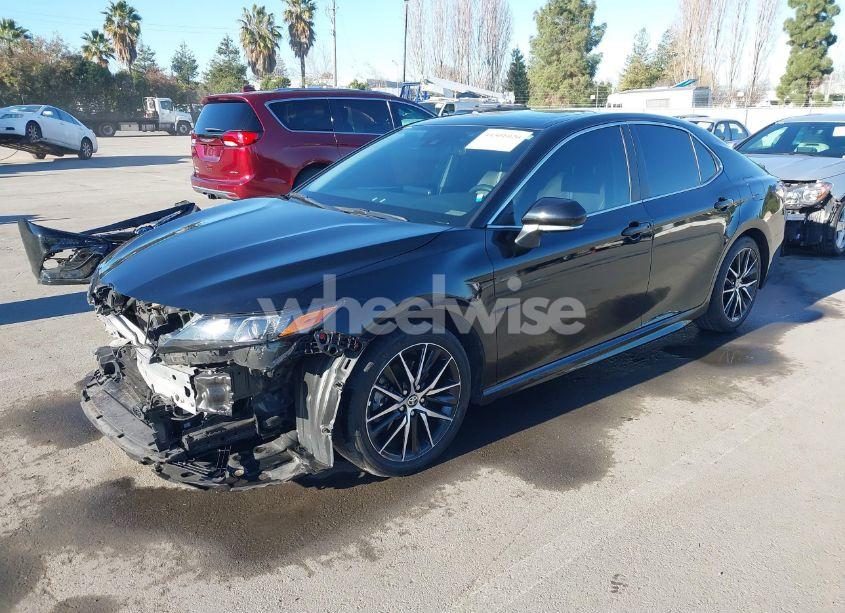 Photo 2 of 2024 Toyota Camry HYBRID SE (VIN 4T1S31AK3RU626441)