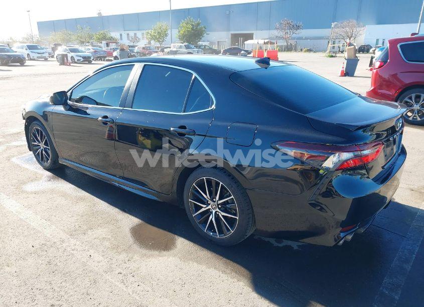 Photo 3 of 2024 Toyota Camry HYBRID SE (VIN 4T1S31AK3RU626441)