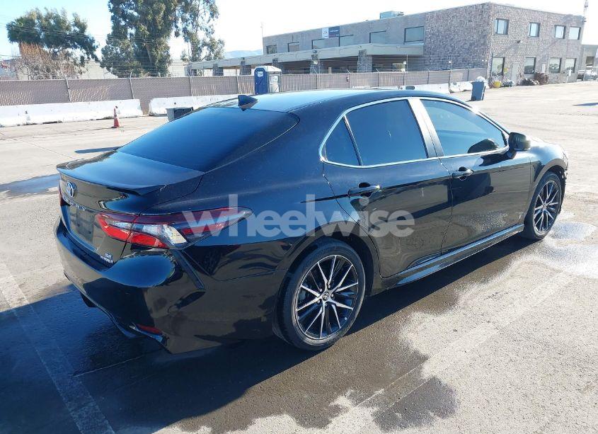 Photo 4 of 2024 Toyota Camry HYBRID SE (VIN 4T1S31AK3RU626441)