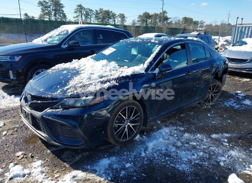 Photo 2 of 2021 Toyota Camry SE HYBRID (VIN 4T1S31AK5MU563836)