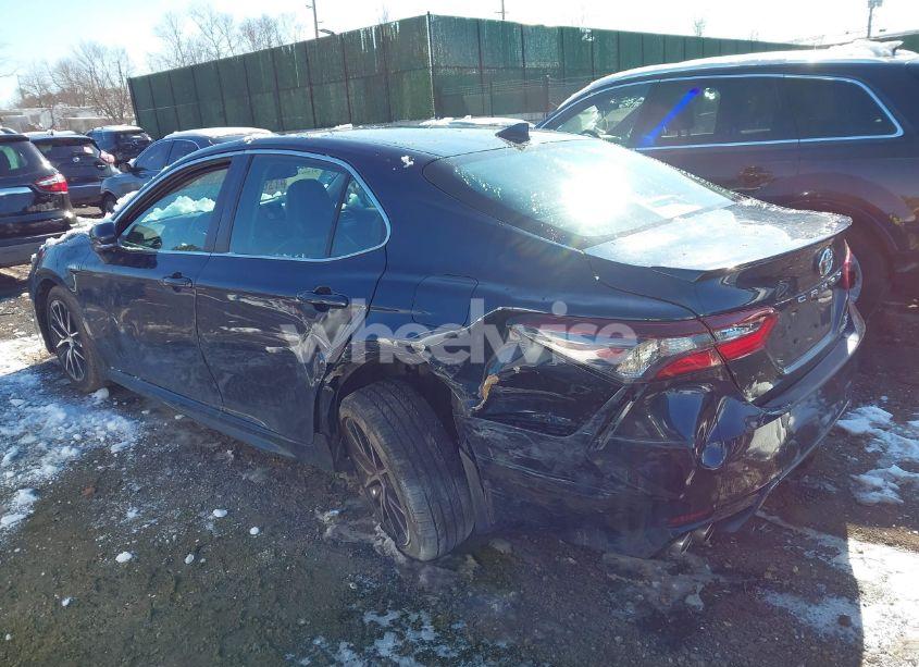 Photo 3 of 2021 Toyota Camry SE HYBRID (VIN 4T1S31AK5MU563836)