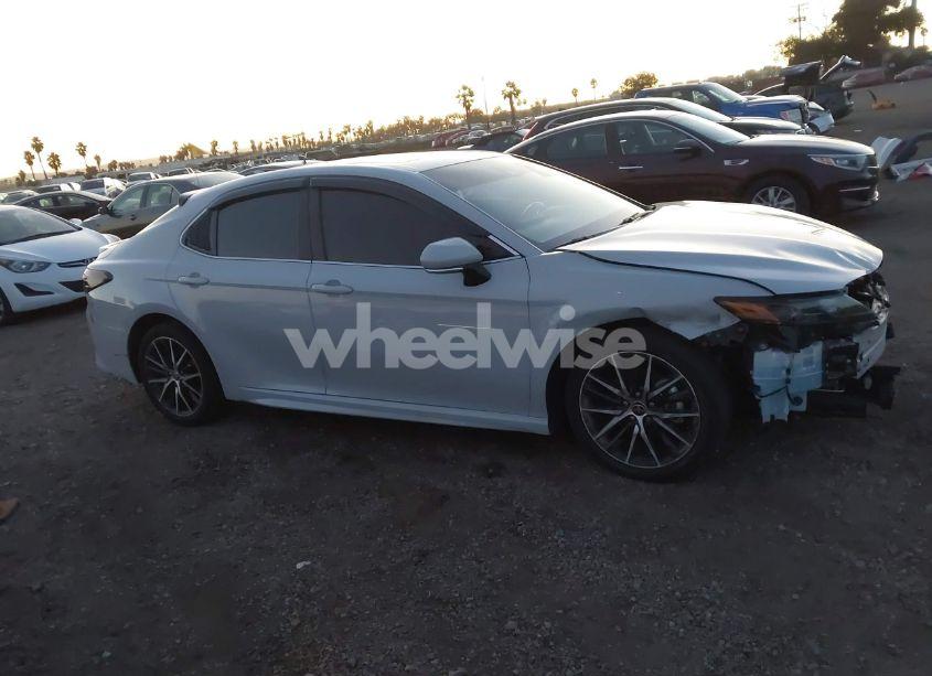 Photo 14 of 2024 Toyota Camry HYBRID SE (VIN 4T1S31AK8RU072054)