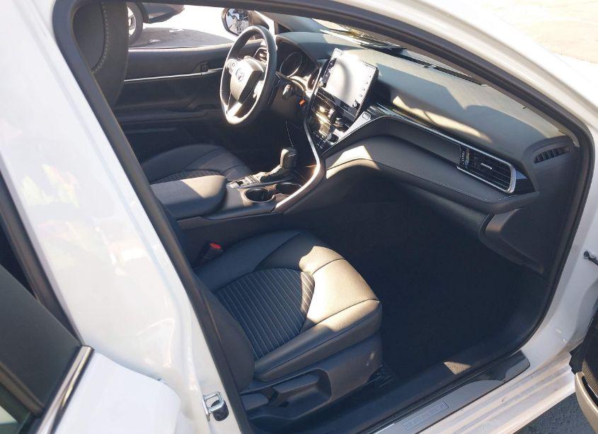 Photo 5 of 2024 Toyota Camry HYBRID SE (VIN 4T1S31AK8RU077058)