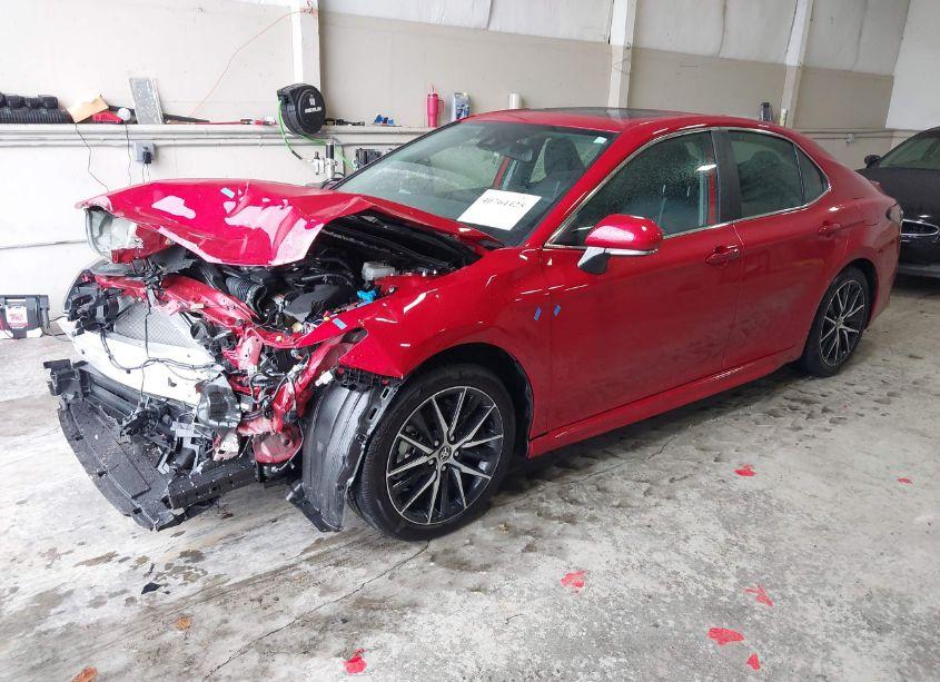 Photo 2 of 2024 Toyota Camry HYBRID SE (VIN 4T1S31AK9RU069793)