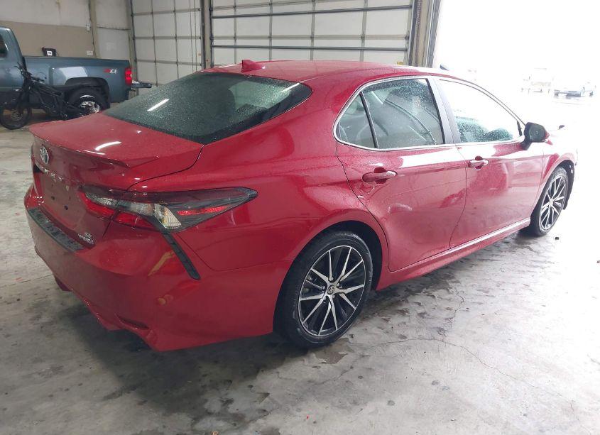 Photo 4 of 2024 Toyota Camry HYBRID SE (VIN 4T1S31AK9RU069793)