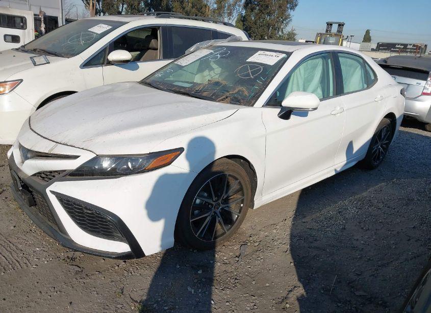 Photo 2 of 2023 Toyota Camry SE HYBRID (VIN 4T1S31AKXPU620441)