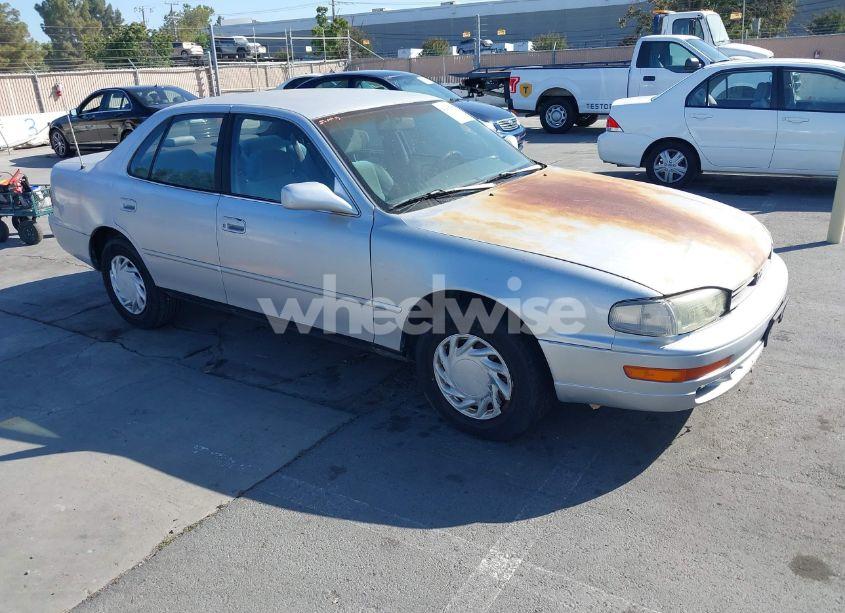 1992 Toyota Camry LE (VIN 4T1SK12E2NU112215) main photo