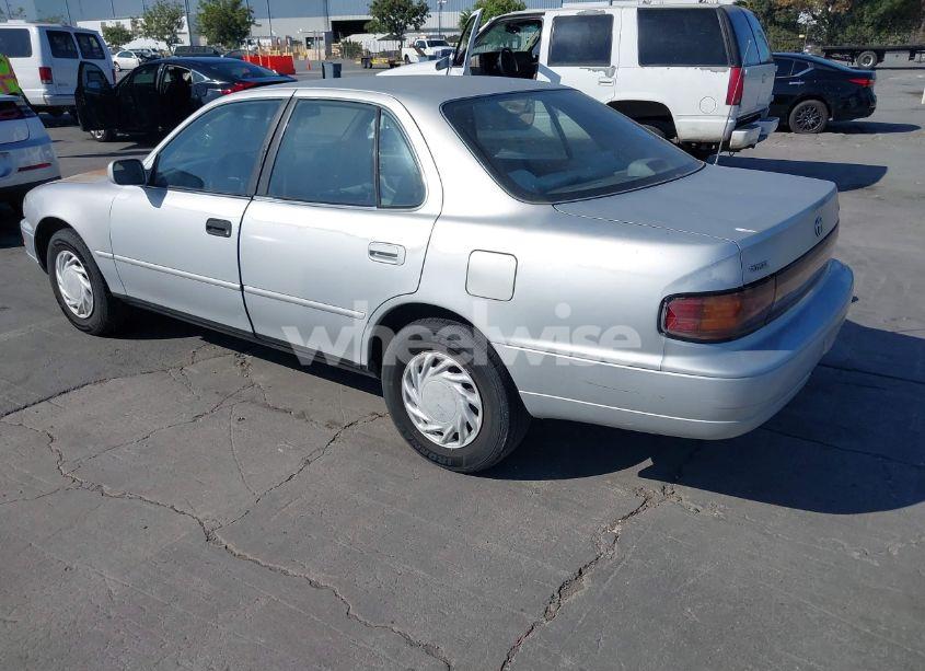 Photo 3 of 1992 Toyota Camry LE (VIN 4T1SK12E2NU112215)