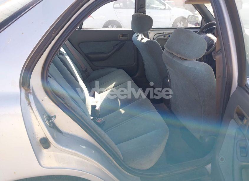 Photo 8 of 1992 Toyota Camry LE (VIN 4T1SK12E2NU112215)