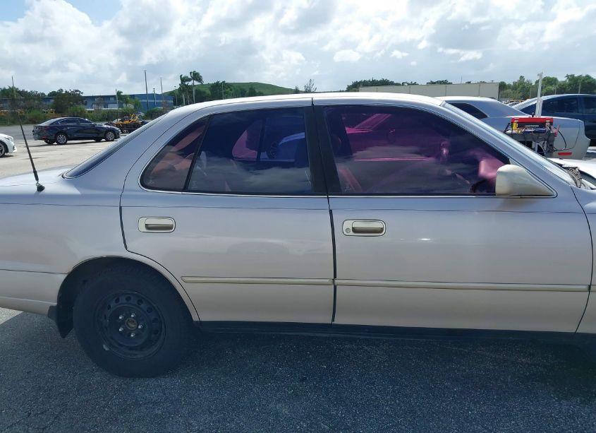 Photo 12 of 1995 Toyota Camry LE (VIN 4T1SK12E8SU521492)